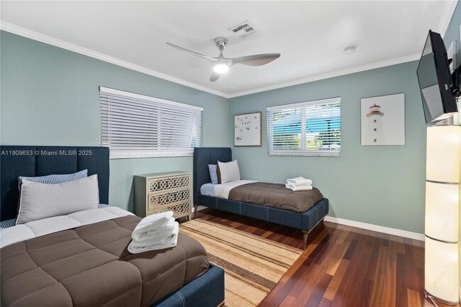 Building Photo - 418 SE 3rd Terrace