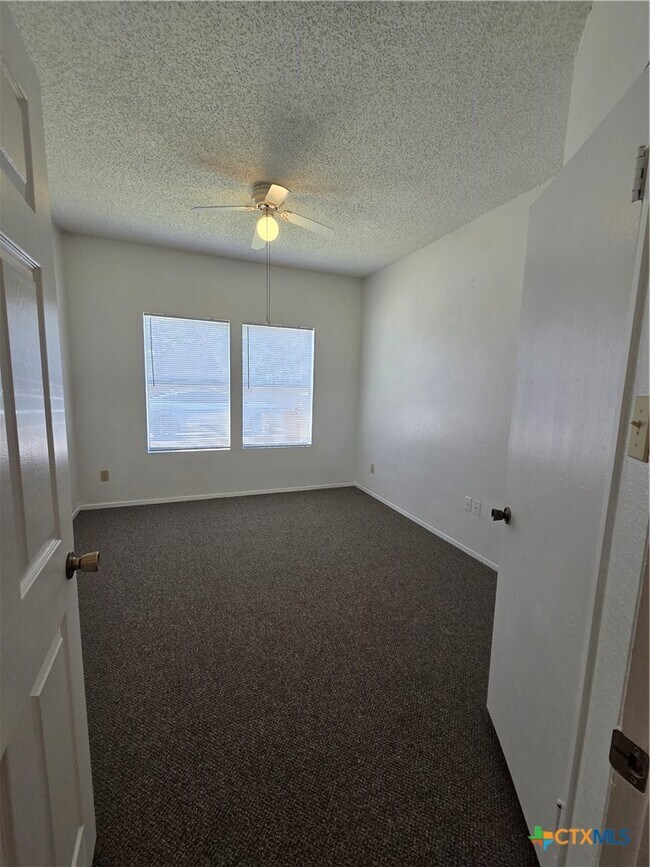 Building Photo - 2411 W Slaughter Ln