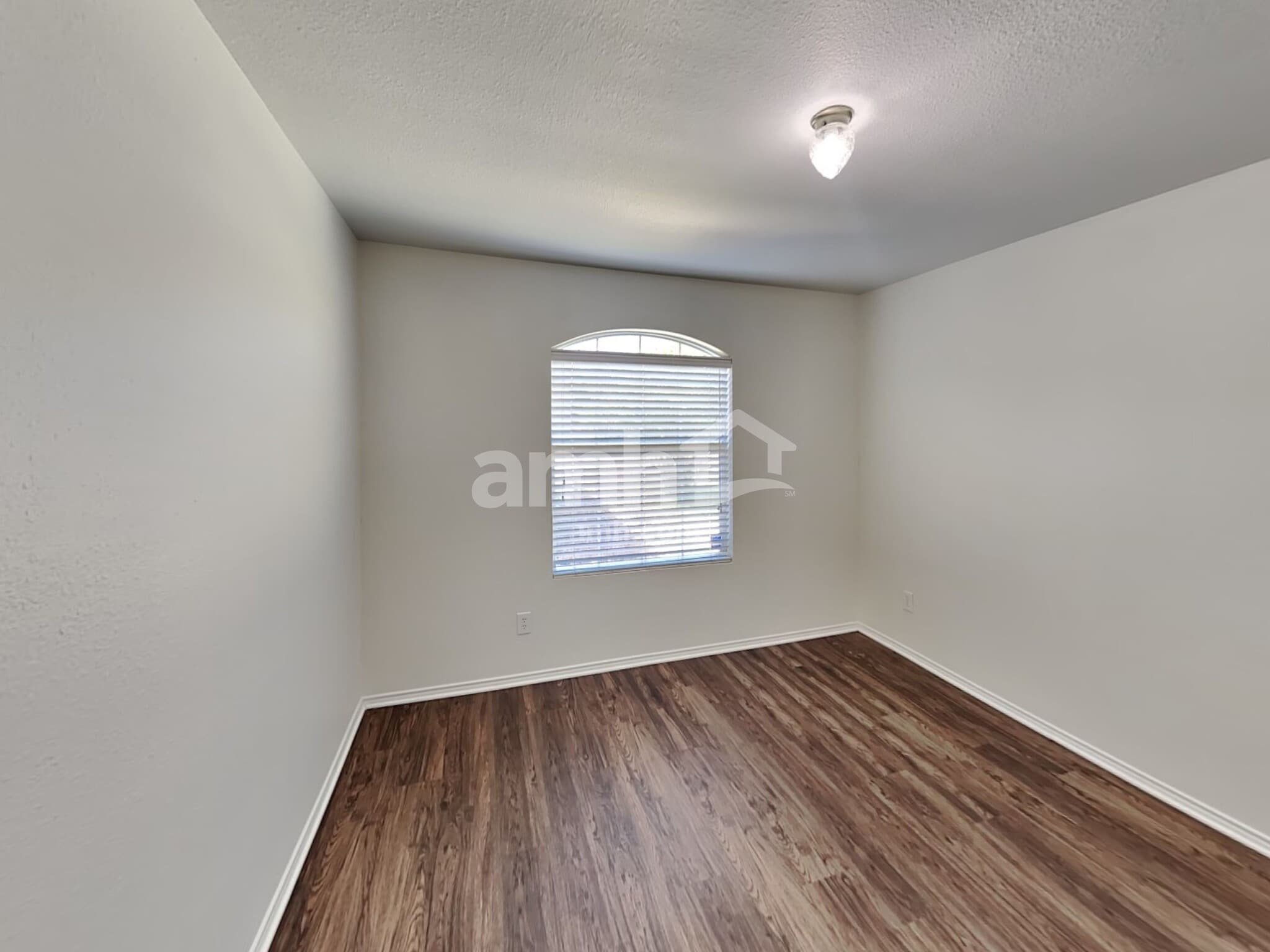 Building Photo - 217 N Willow Way