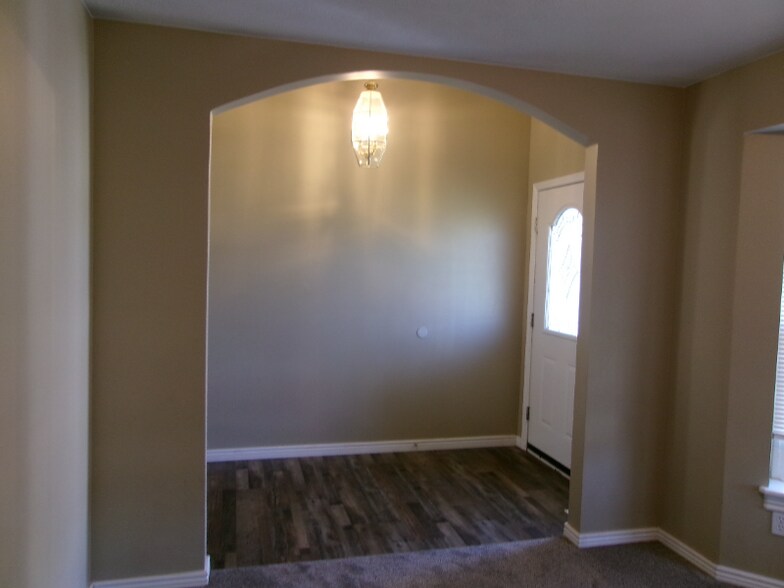 Building Photo - 4091 1100 W
