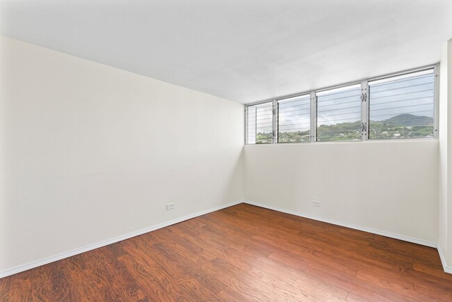 Building Photo - Makiki - Wilder Regent 2 bed, 2 bath, 1 pa...