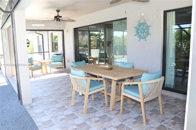 Building Photo - 4407 SW 16th Pl