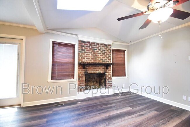 Building Photo - 5115 Lake Valley Dr