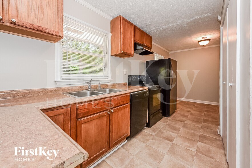 Building Photo - 5632 Cypress Dr