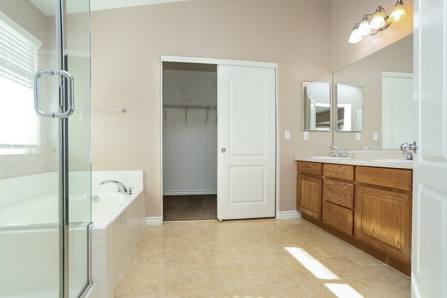 Building Photo - 6632 N Jade Jaguar St