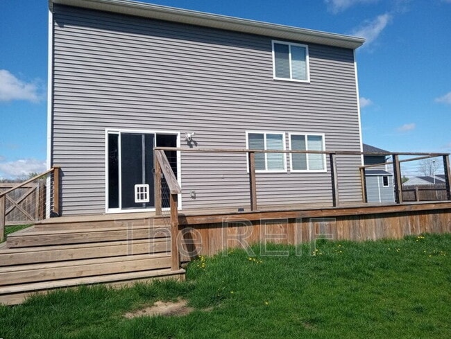 Building Photo - 4477 Soya Ave