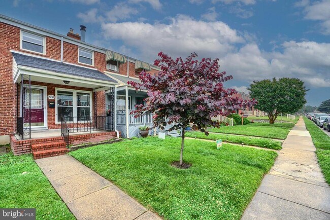 Primary Photo - 1944 Wareham Rd