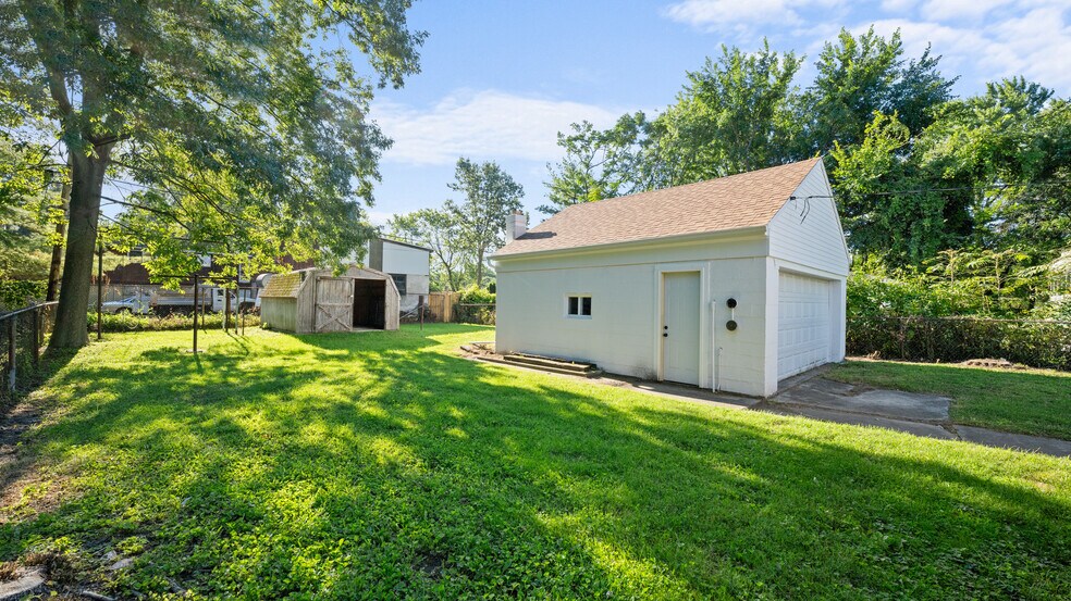 Back yard - 1001 Patchen Rd