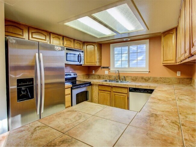 Building Photo - 854 S Rifle Way