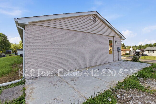 Building Photo - 29 Janyce Dr