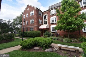 Building Photo - 2107 N Scott St
