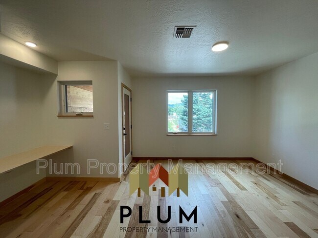 Building Photo - 1855 S 3rd St W