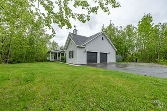 Building Photo - Charming Palmer Home!