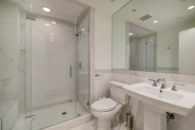 Building Photo - 5110 San Felipe St