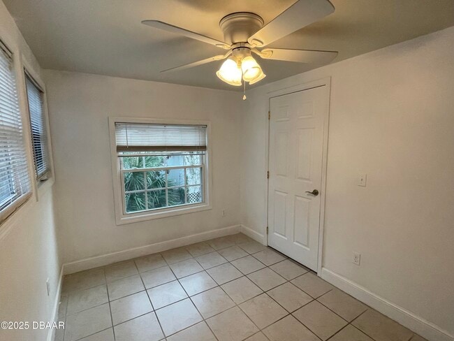 Building Photo - 37 S Wild Olive Ave