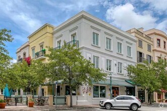 Building Photo - 525 N Orange Ave
