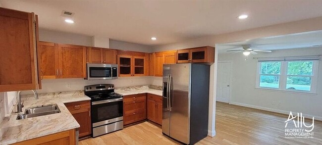 Building Photo - 290 Windfield Cir