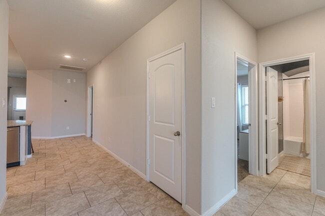 Building Photo - 14207 Irvine Rnch Trl