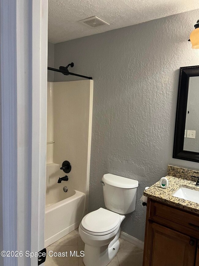 Building Photo - 1721 Las Palmos Dr