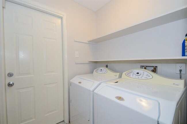 Building Photo - 22706 Coriander Dr