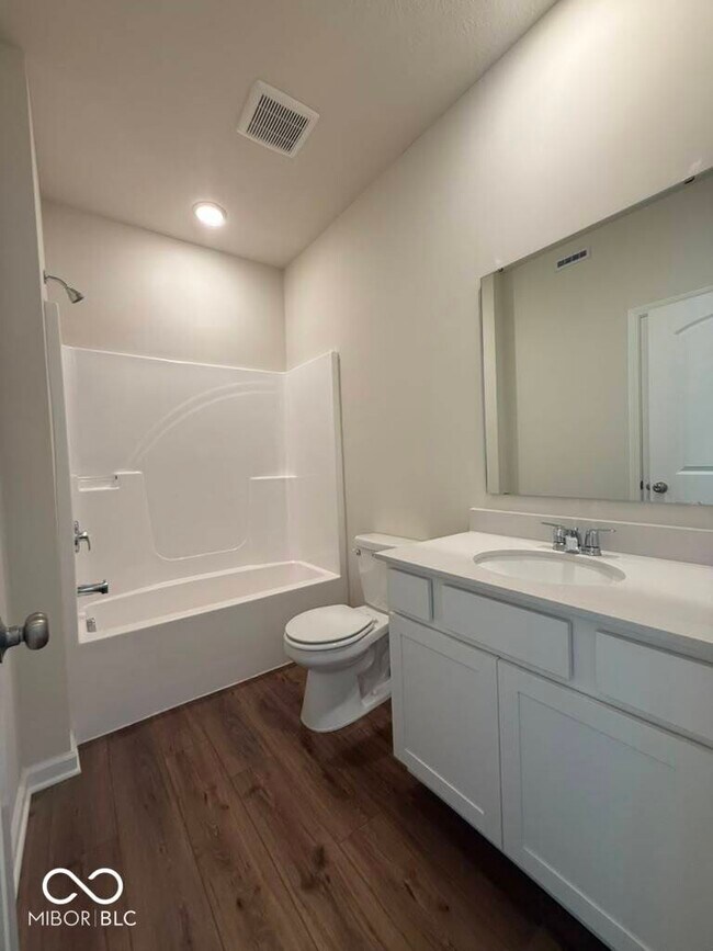 Building Photo - 3802 Sterling Dr