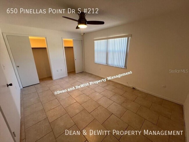 Building Photo - 650 Pinellas Point Dr S