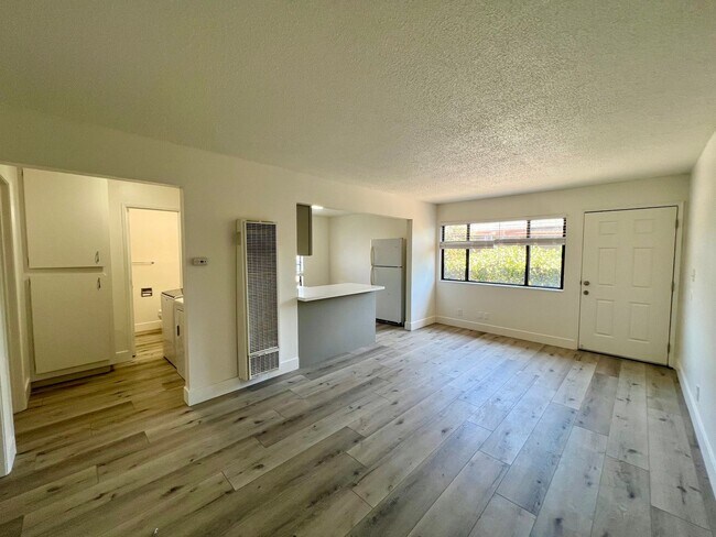 Building Photo - 33441-33443 4th St, Union City, CA 94587