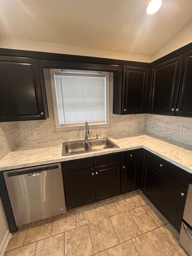 Building Photo - 3613 Farmington Pl