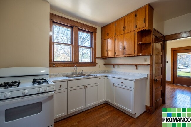 Building Photo - Southern Style Charming 3-Bedroom Farmhouse