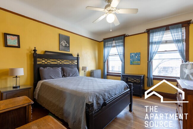 Building Photo - 825 W Diversey Pky