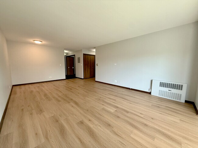 Building Photo - 600 Thames Pkwy