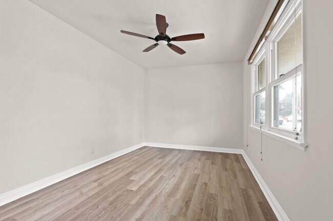 Building Photo - 75 Glendora