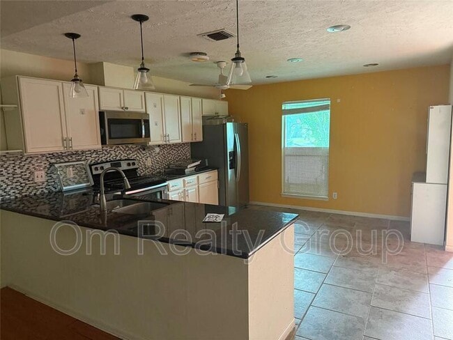 Building Photo - 7107 Briarfield Dr