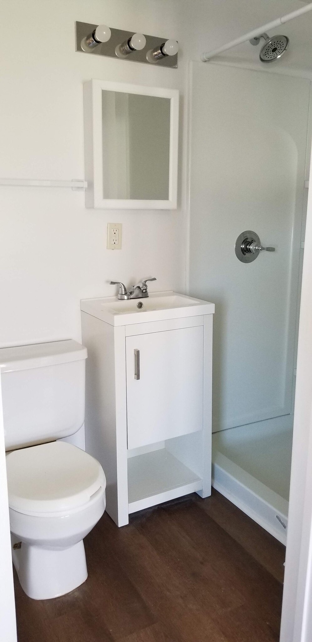 Building Photo - 219 W Adams Ave