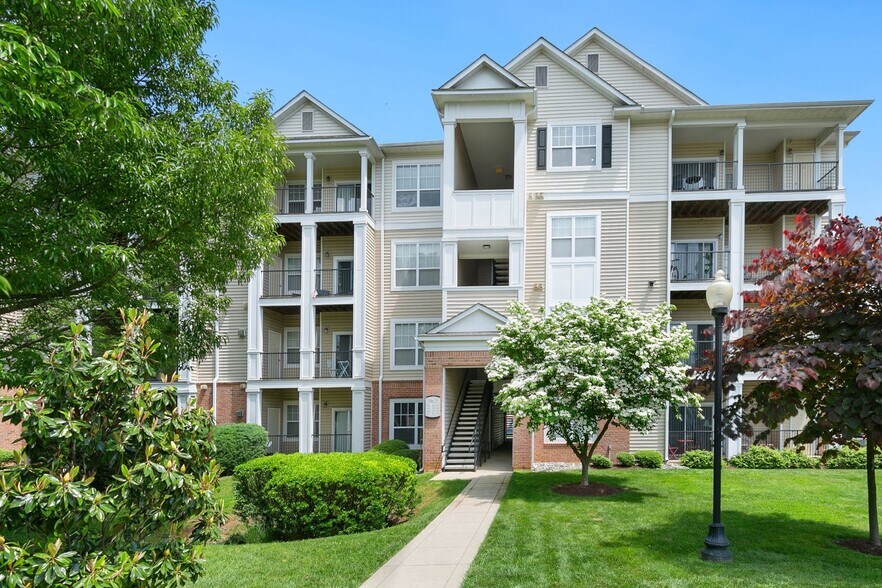 Building Photo - 19625 Galway Bay Cir