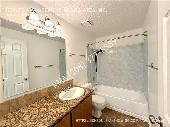 Building Photo - 2324 Yucca Pl