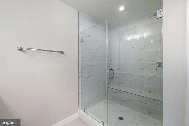 Building Photo - 1011 Venifena Terrace SE