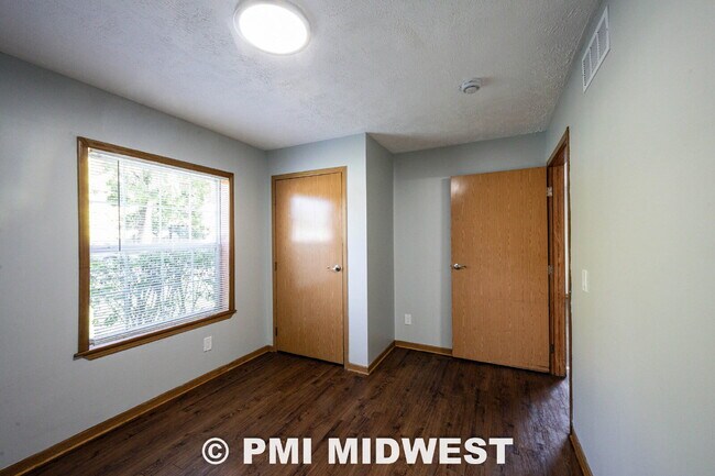 Building Photo - "Charming 4-Bedroom Home with 2 Full Baths in Arcadia – Your Spacious Retreat Awaits!"