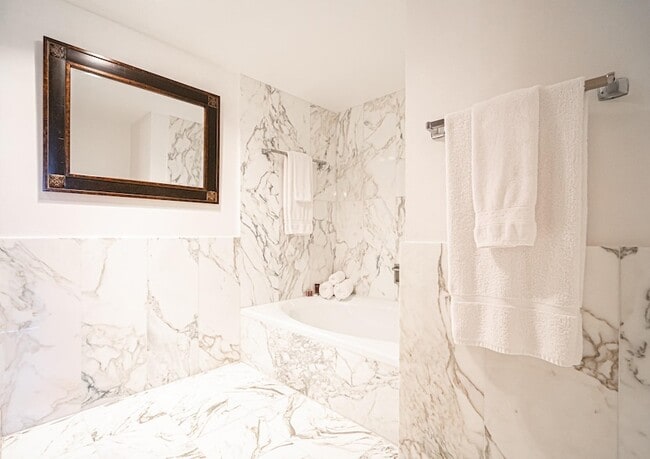 Building Photo - 5000 N Ocean Blvd