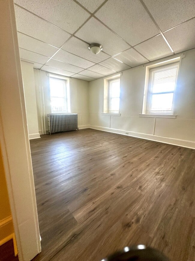 Building Photo - 381 W Ridge Pike