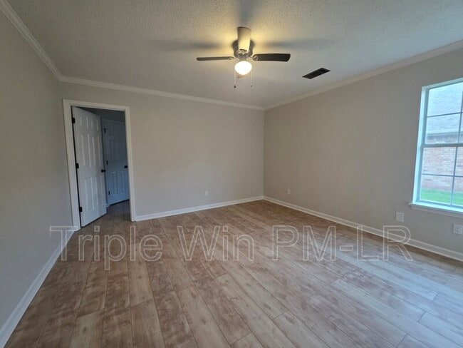 Building Photo - 66 Nevada Ln