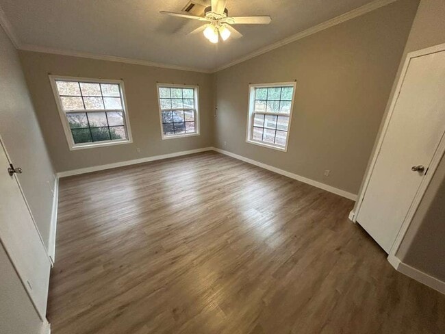 Building Photo - 2595 Bryant St