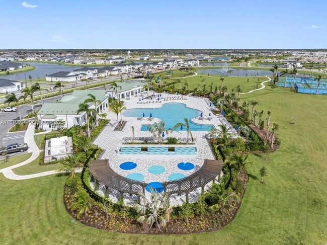 Building Photo - 13138 SW Vallettia Wy