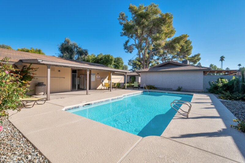 Building Photo - 515 E Dunbar Dr