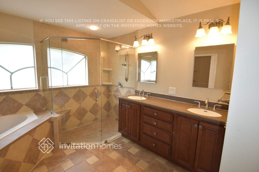 Building Photo - 3178 Oakpark Dr