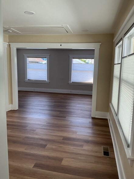 Living room - 1046 48th St