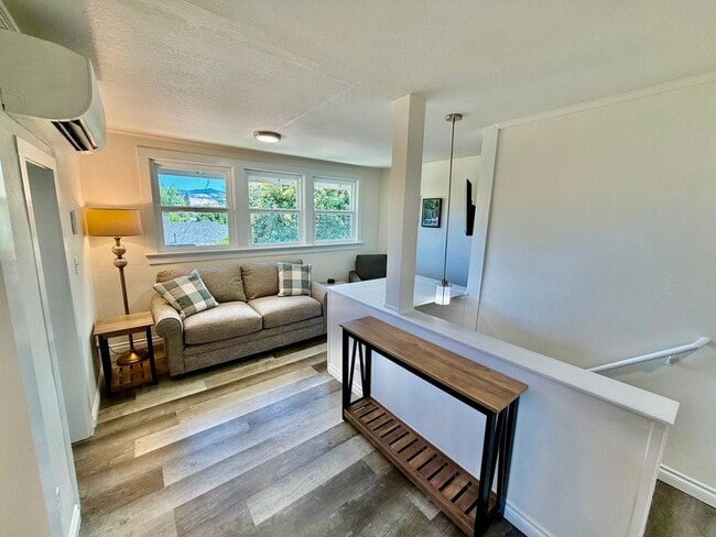 Building Photo - 487 Scenic Dr
