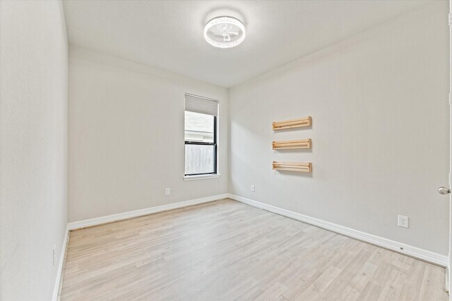 Building Photo - 32067 August Woods Wy