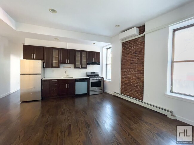 Building Photo - Fort Greene / Amazing and Spacious 3-Bed 2...