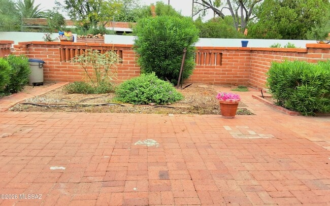 Building Photo - 434 S Vista Del Rio